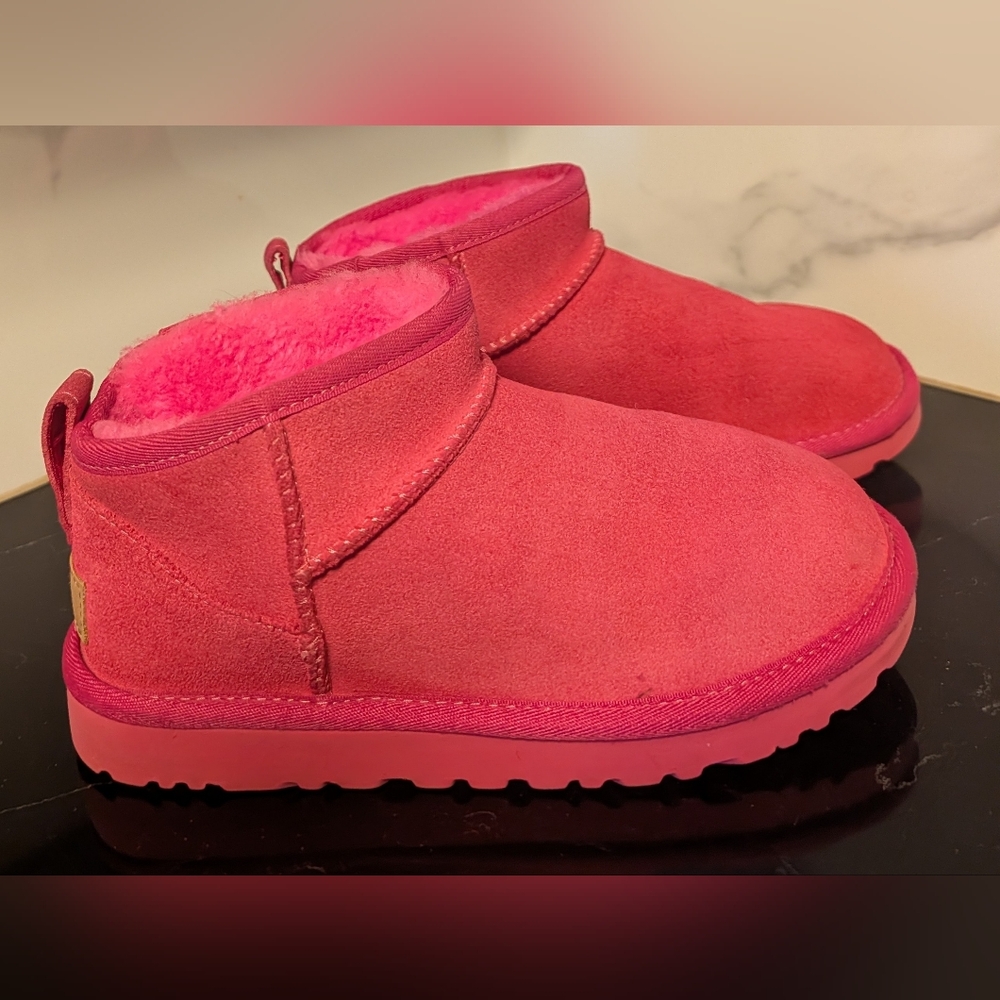 UGG® Classic Ultra Mini Boots - Dark Peony Size 6 Used Exc MSRP $159.99 - Picture 4 of 9